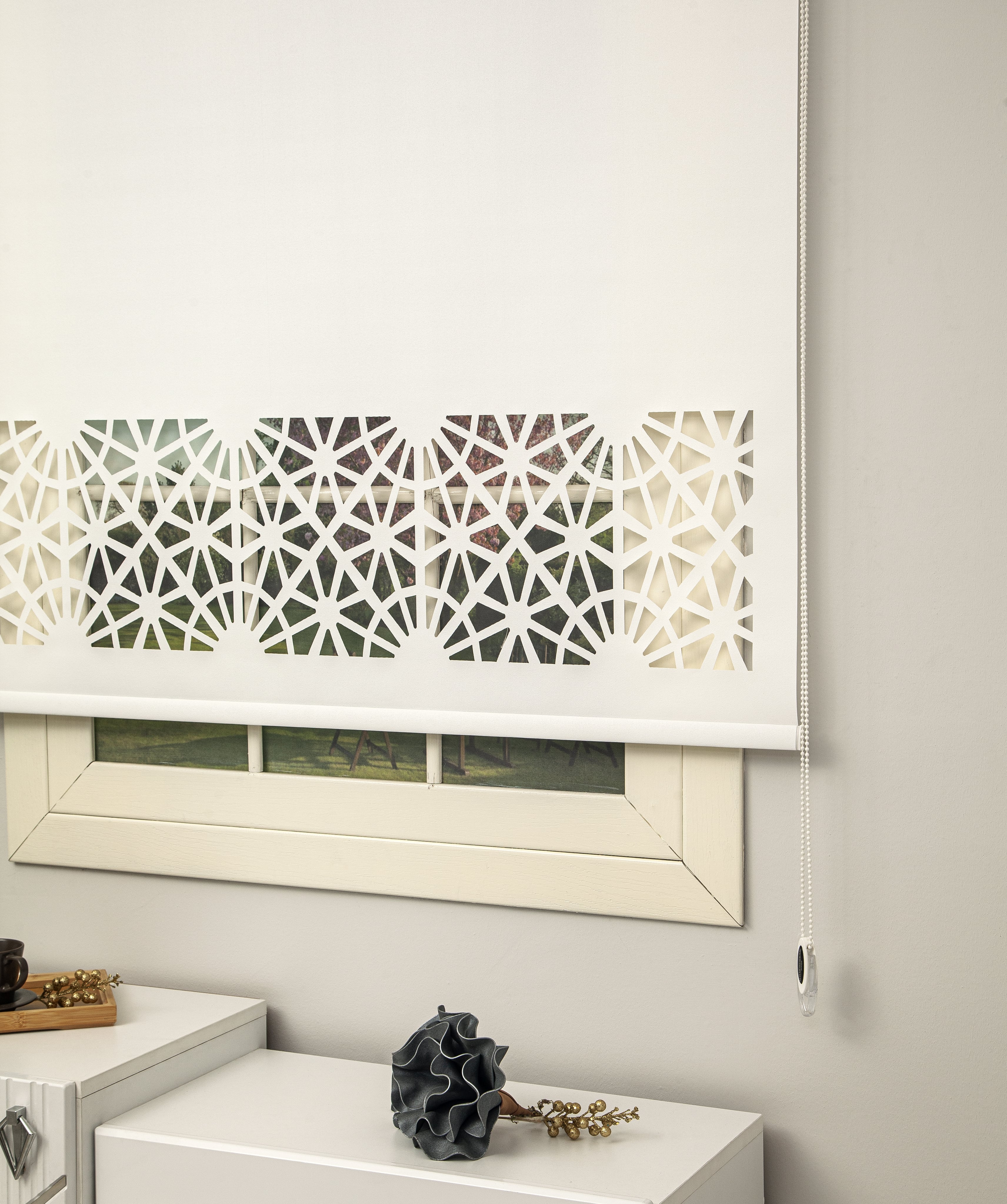 LAZER KESİM STOR PERDE 2041